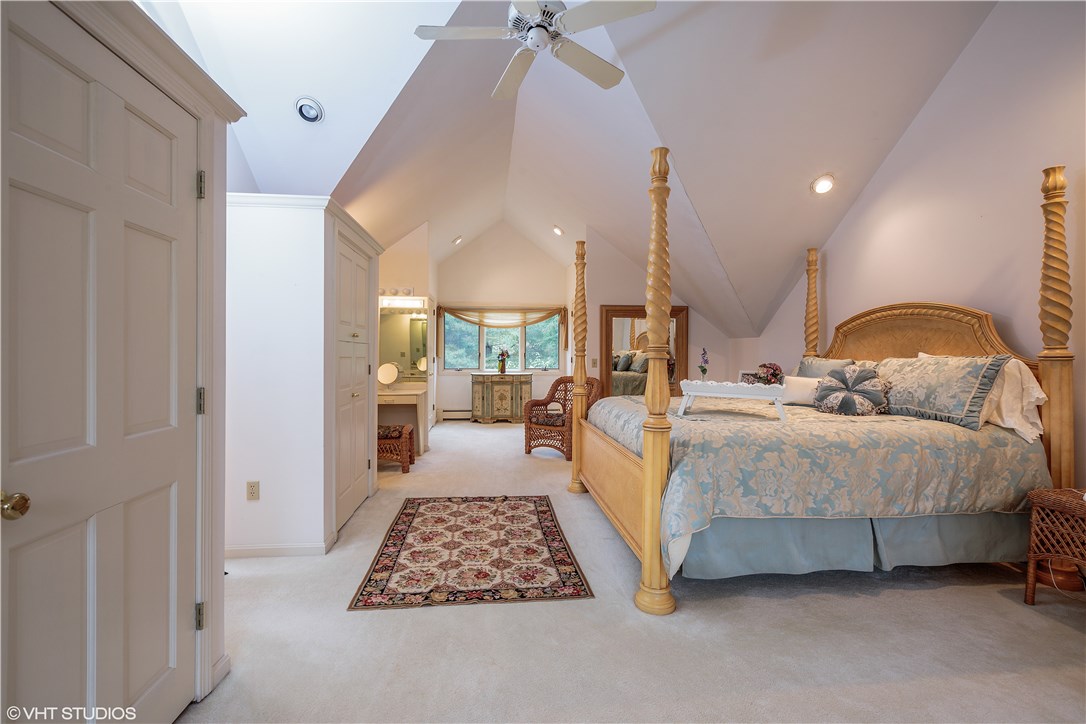 19 Shore Road Westerly, RI 02891 - Photo 15 of 21