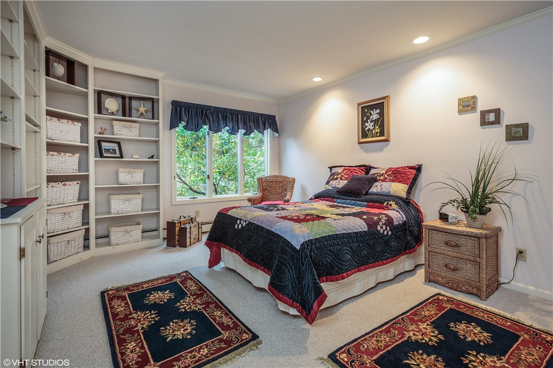 19 Shore Road Westerly, RI 02891 - Photo 17 of 21