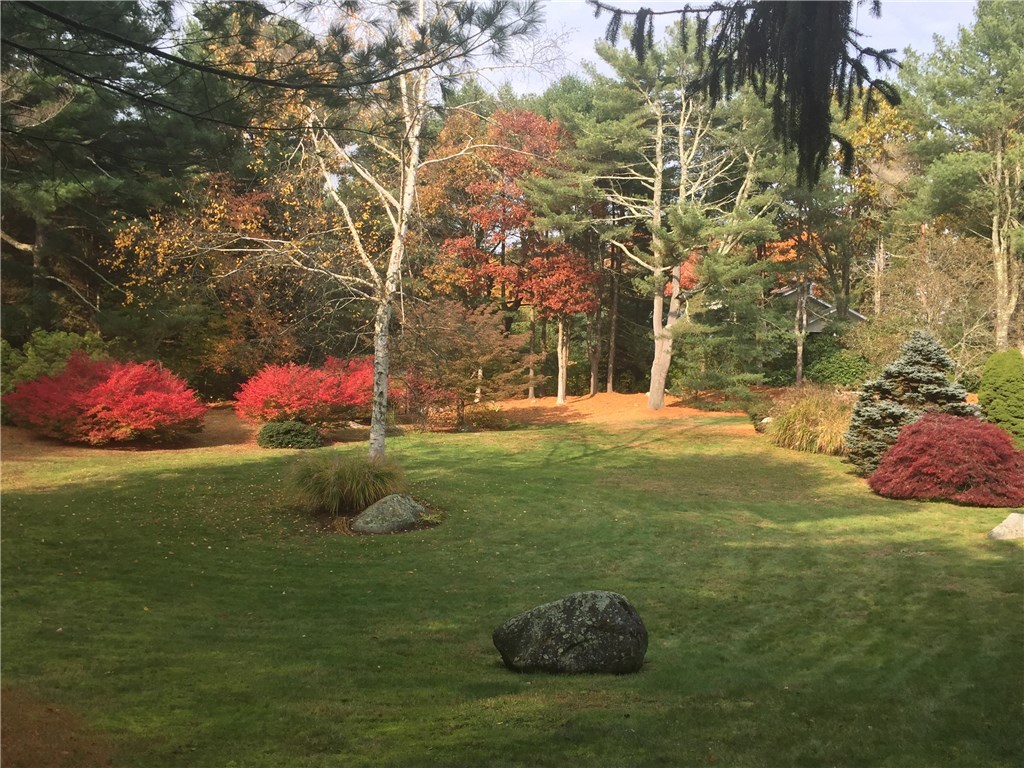 19 Shore Road Westerly, RI 02891 - Photo 6 of 21