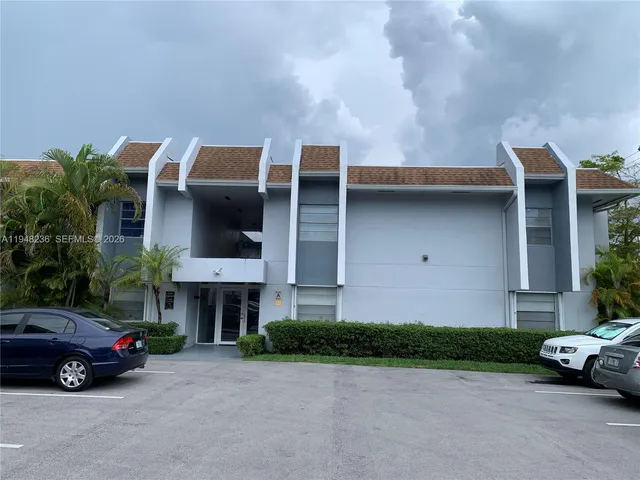 $245,000 | 9225 Southwest 87th Avenue, Unit A8, Miami, FL 33176