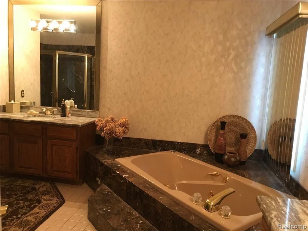 16092 Millar Road Clinton Township, MI 48036 - Photo 16 of 29 IMG_3001.jpg