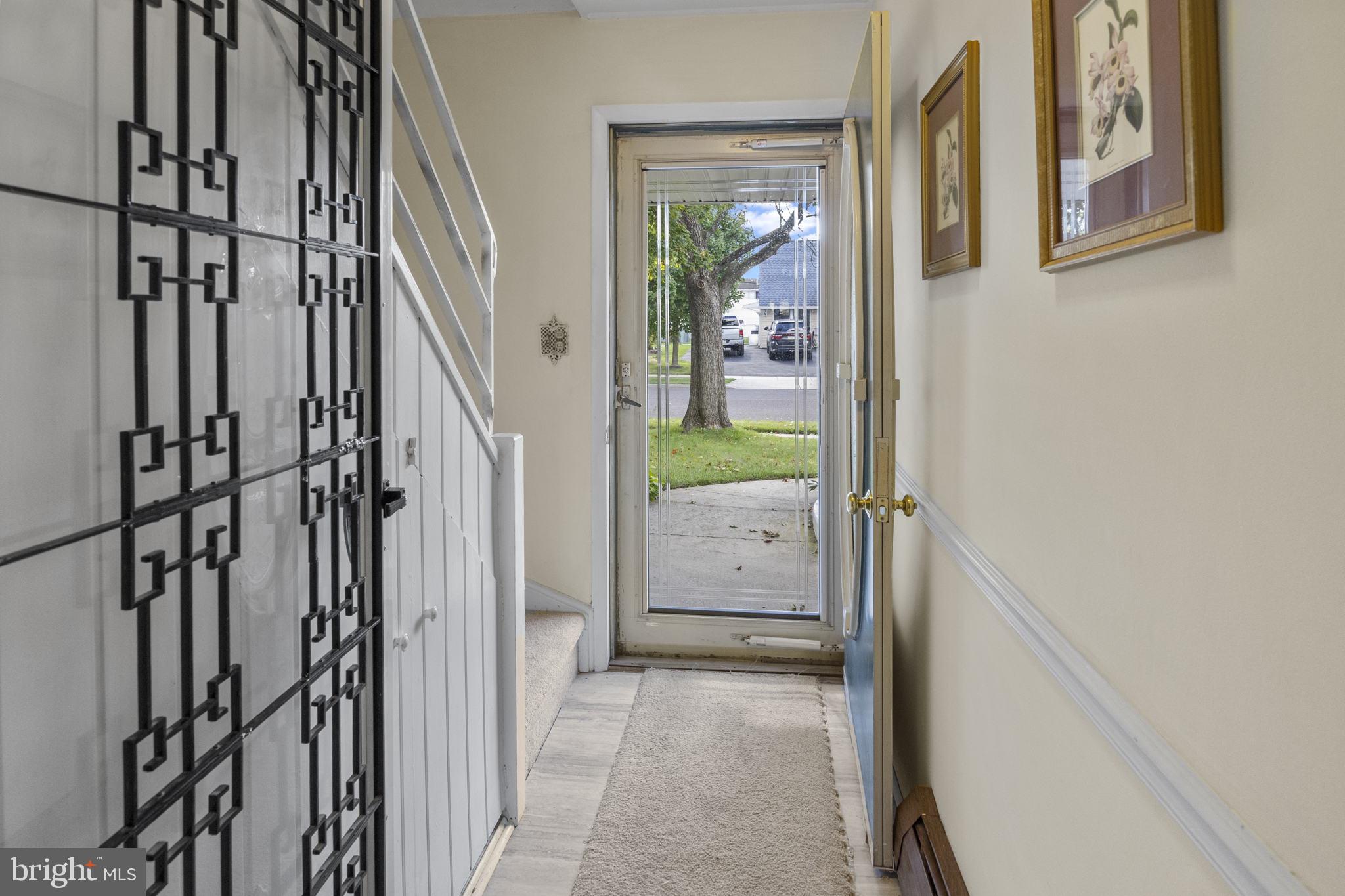 35 Hydrangea Road Levittown, PA 19056 - Photo 4 of 32 Gallery Image 4