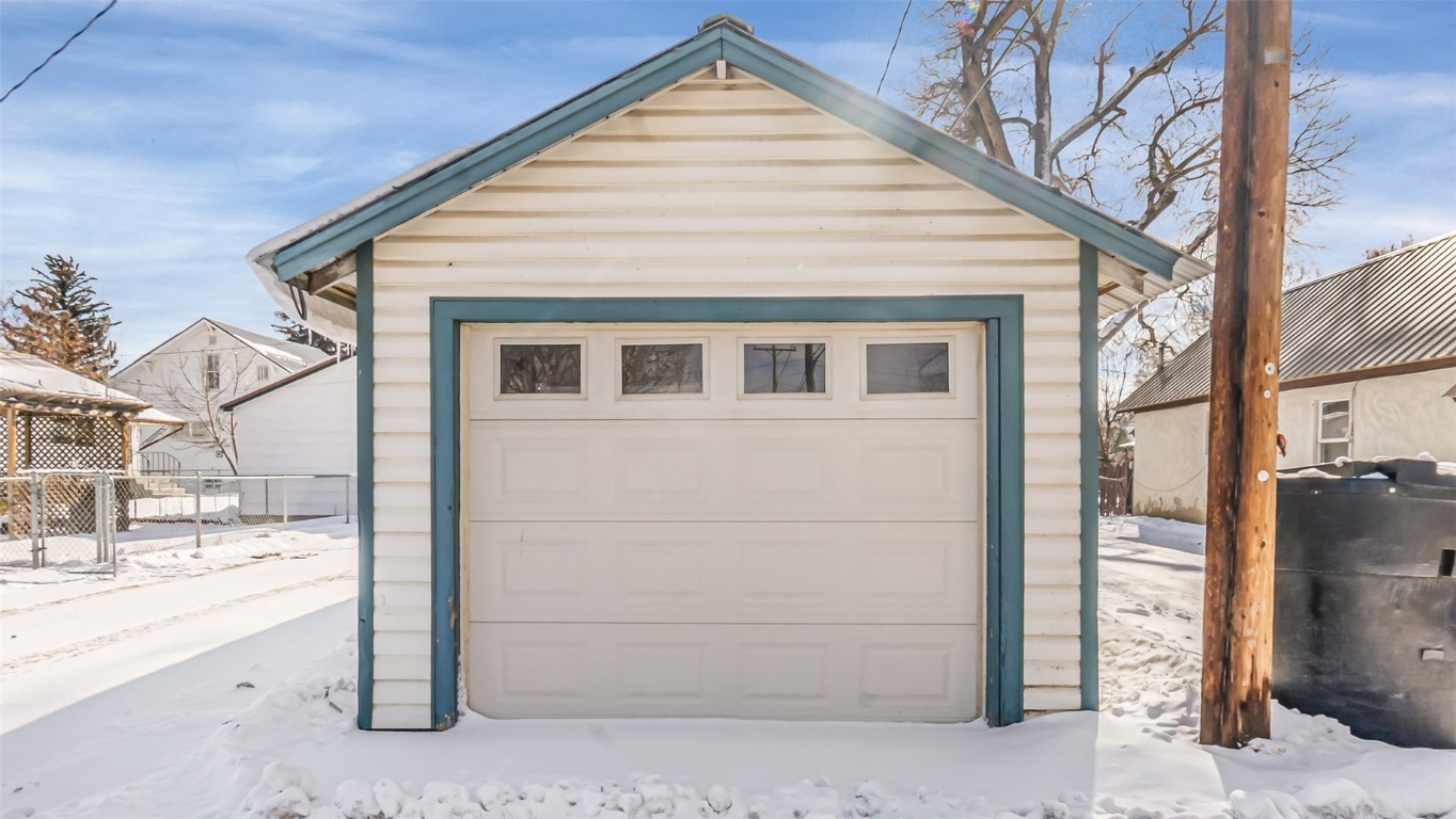 694 Russell Street Craig, CO 81625 - Photo 4 of 40 a front view of a house