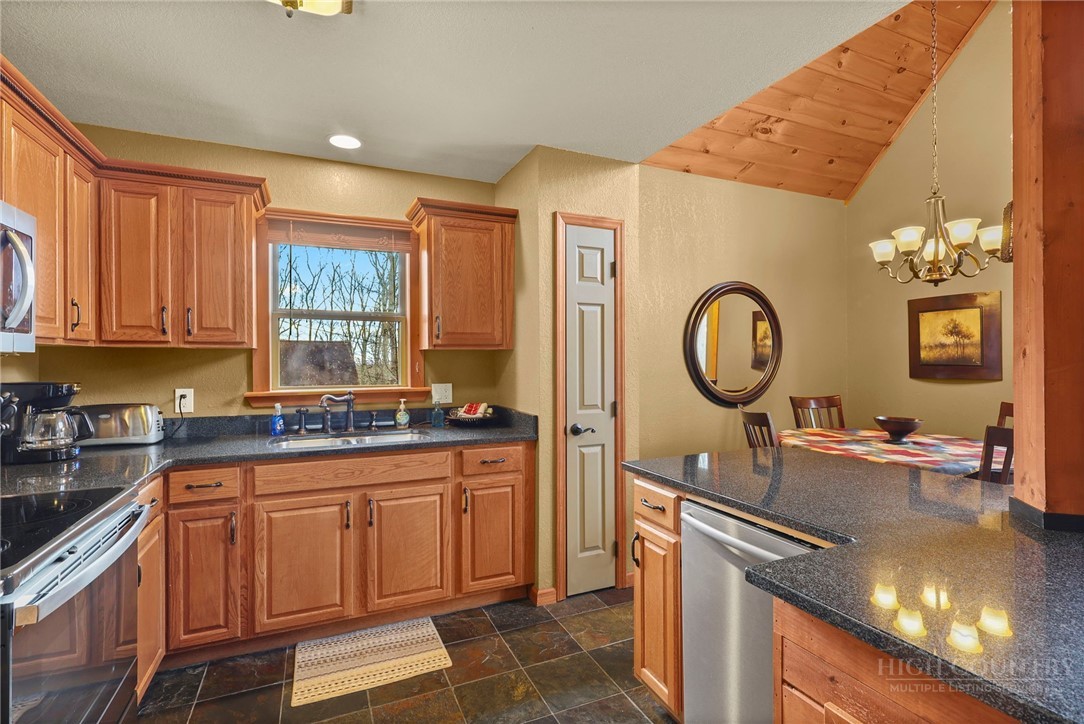 20 Cabin Ridge Lane Banner Elk, NC 28604 - Photo 15 of 36