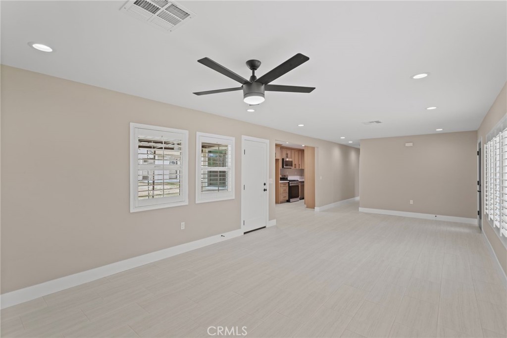 15591 El Centro Road Hesperia, CA 92345 - Photo 5 of 39