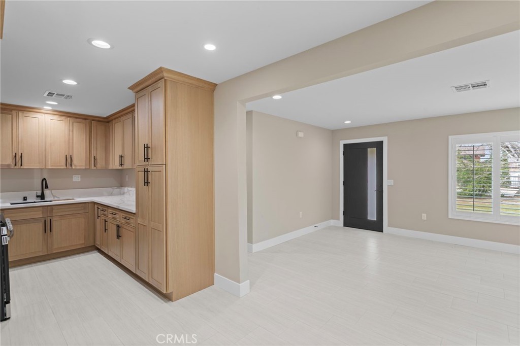 15591 El Centro Road Hesperia, CA 92345 - Photo 6 of 39