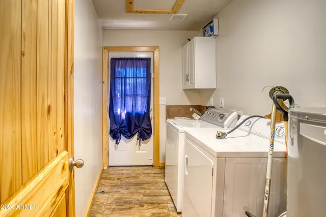 $330,000 | 2751 Pineview Court, Overgaard, AZ 85933