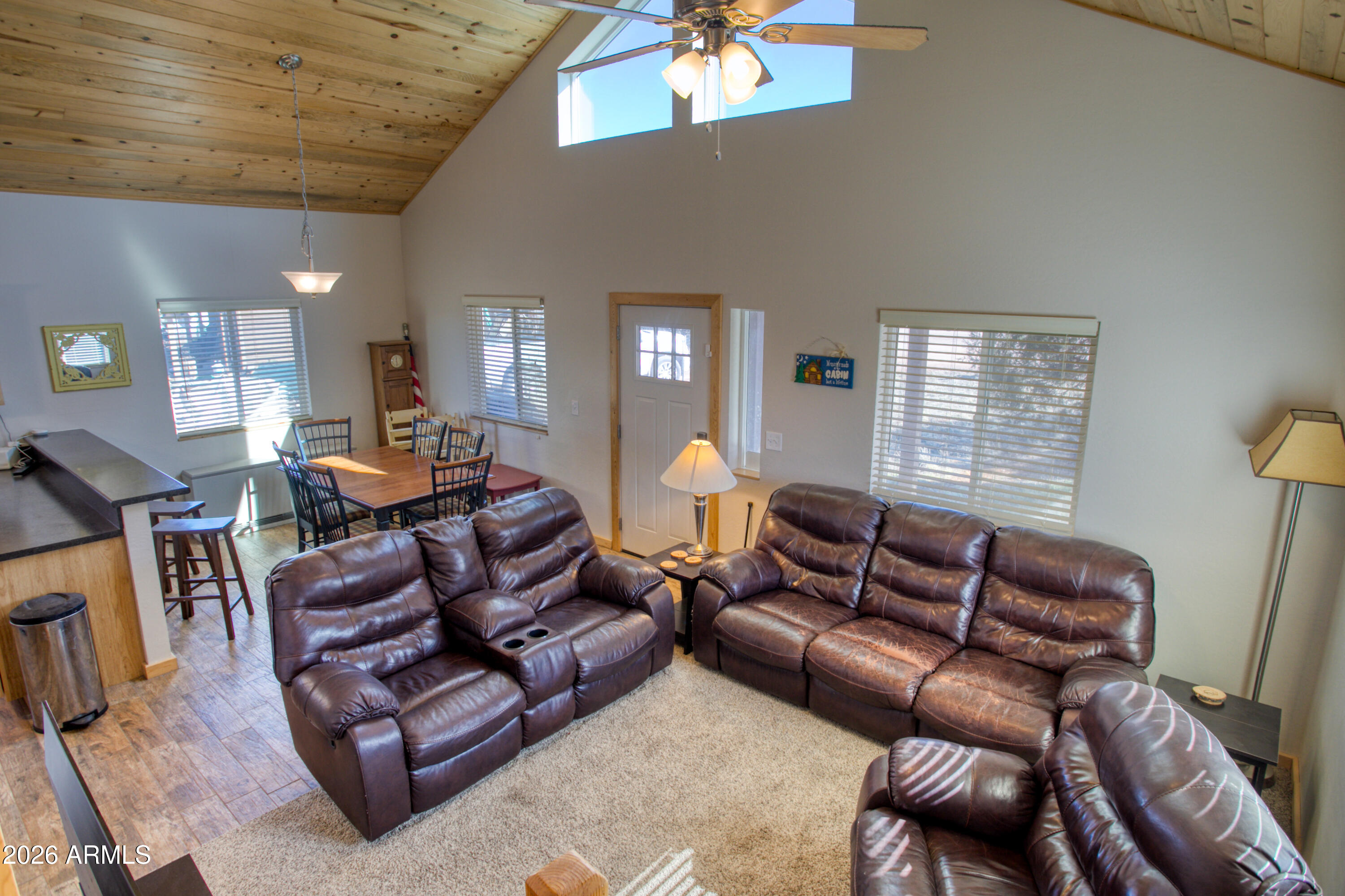 2751 Pineview Court Overgaard, AZ 85933 - Photo 14 of 22 PaxmanPh_IMG_9067