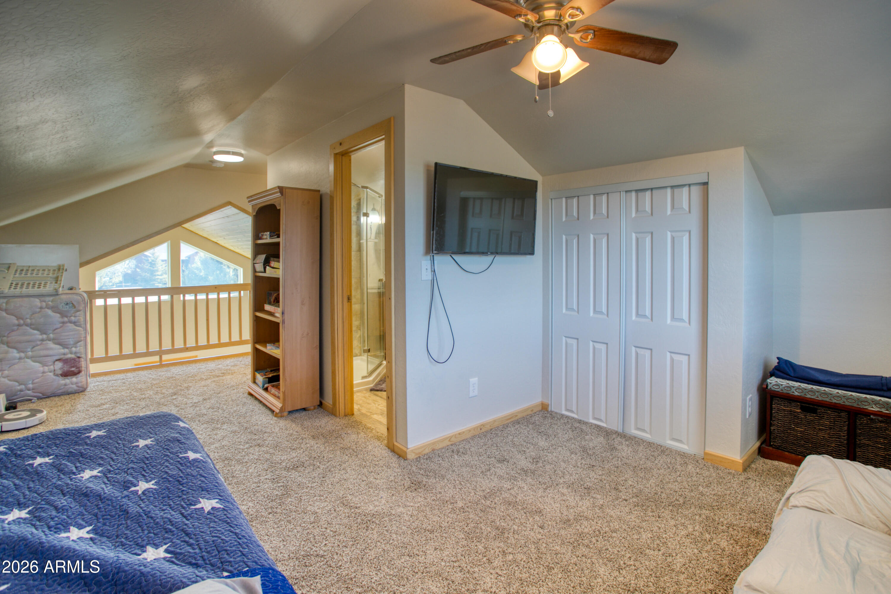 2751 Pineview Court Overgaard, AZ 85933 - Photo 17 of 22 PaxmanPh_IMG_9076