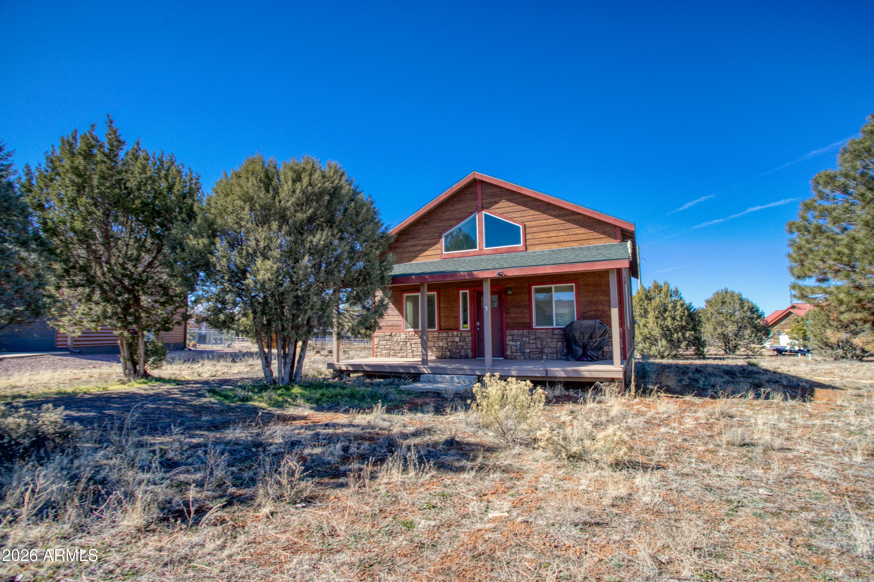 2751 Pineview Court Overgaard, AZ 85933 - Photo 2 of 22 PaxmanPh_IMG_9085