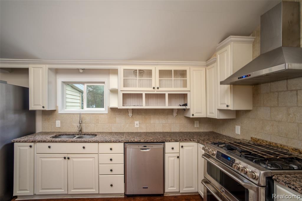 7203 Aspen Road Lexington, MI 48450 - Photo 9 of 27