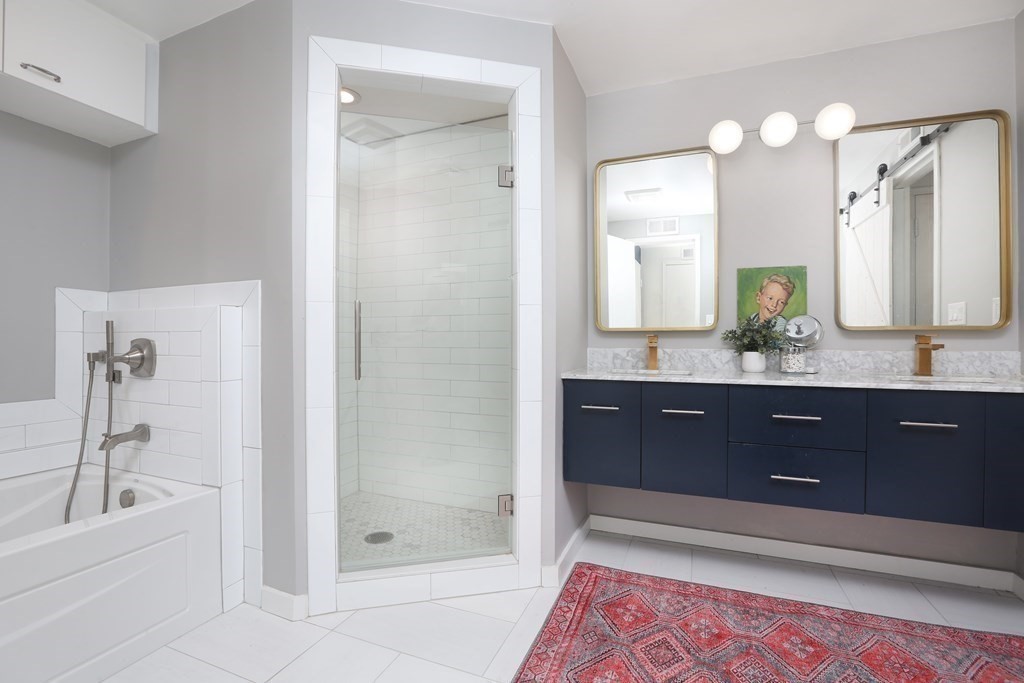 210 Lincoln Street, Unit 302 Boston, MA 02111 - Photo 5 of 8