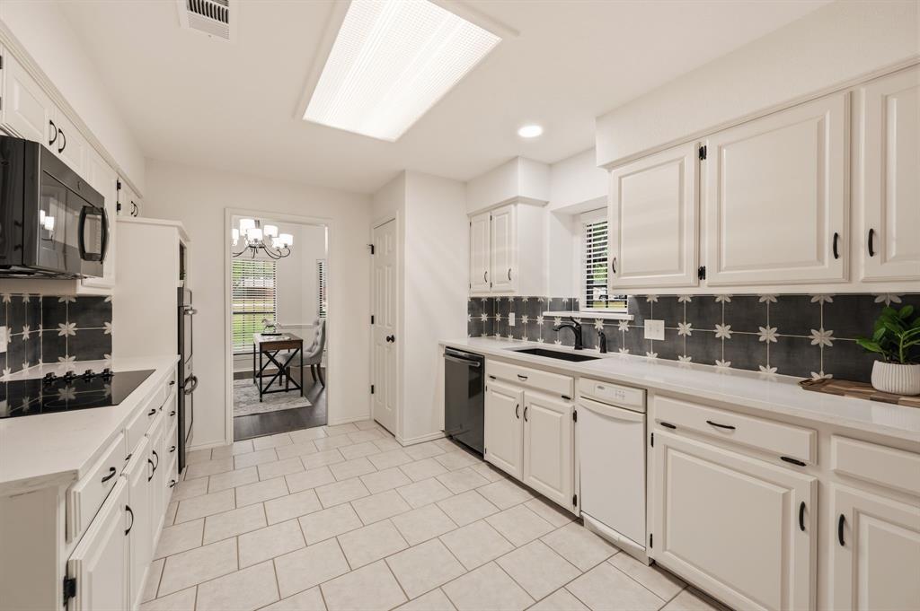 1805 Renfro Road Colleyville, TX 76034 - Photo 12 of 40 Kitchen