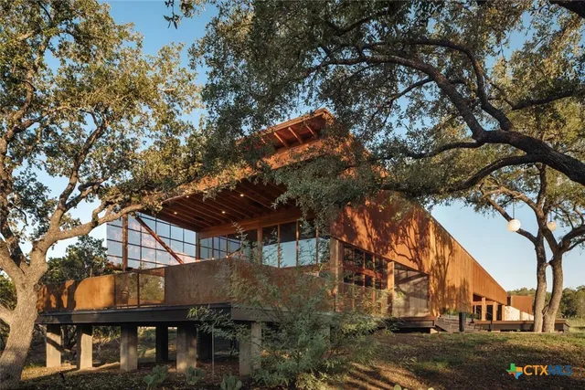 a view of multiple house