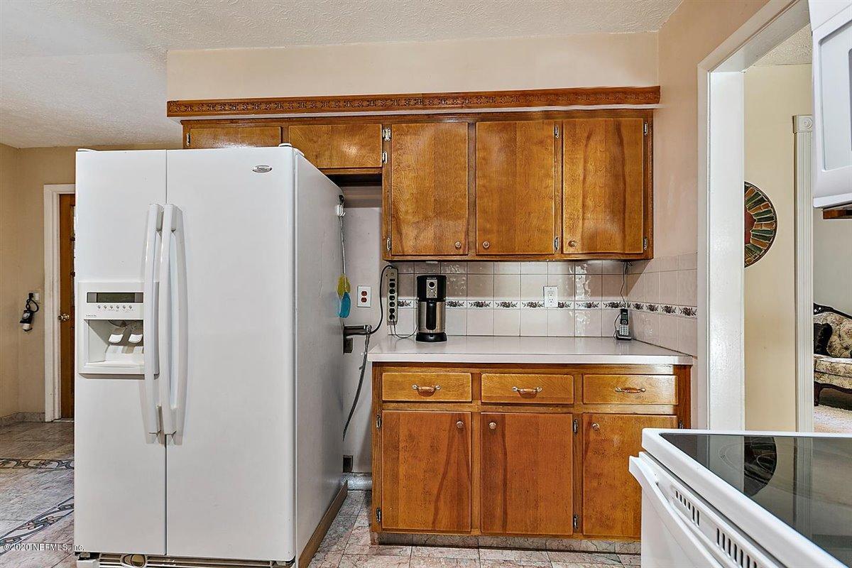2460 Aquarius Road Orange Park, FL 32073 - Photo 9 of 29 09-Kitchen