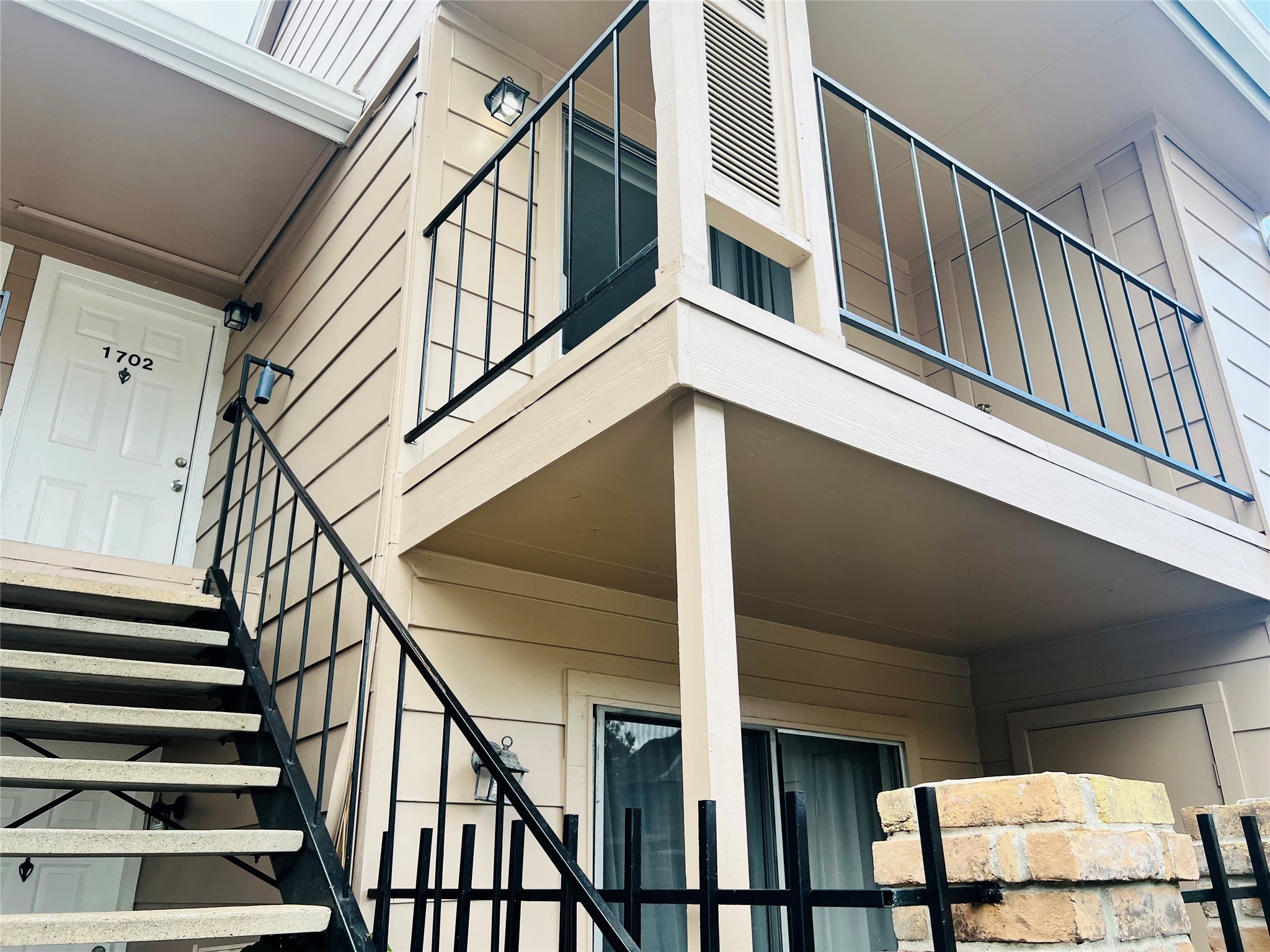 2800 Jeanetta Street, Unit 1702 Houston, TX 77063 - Photo 2 of 23 a view of entryway