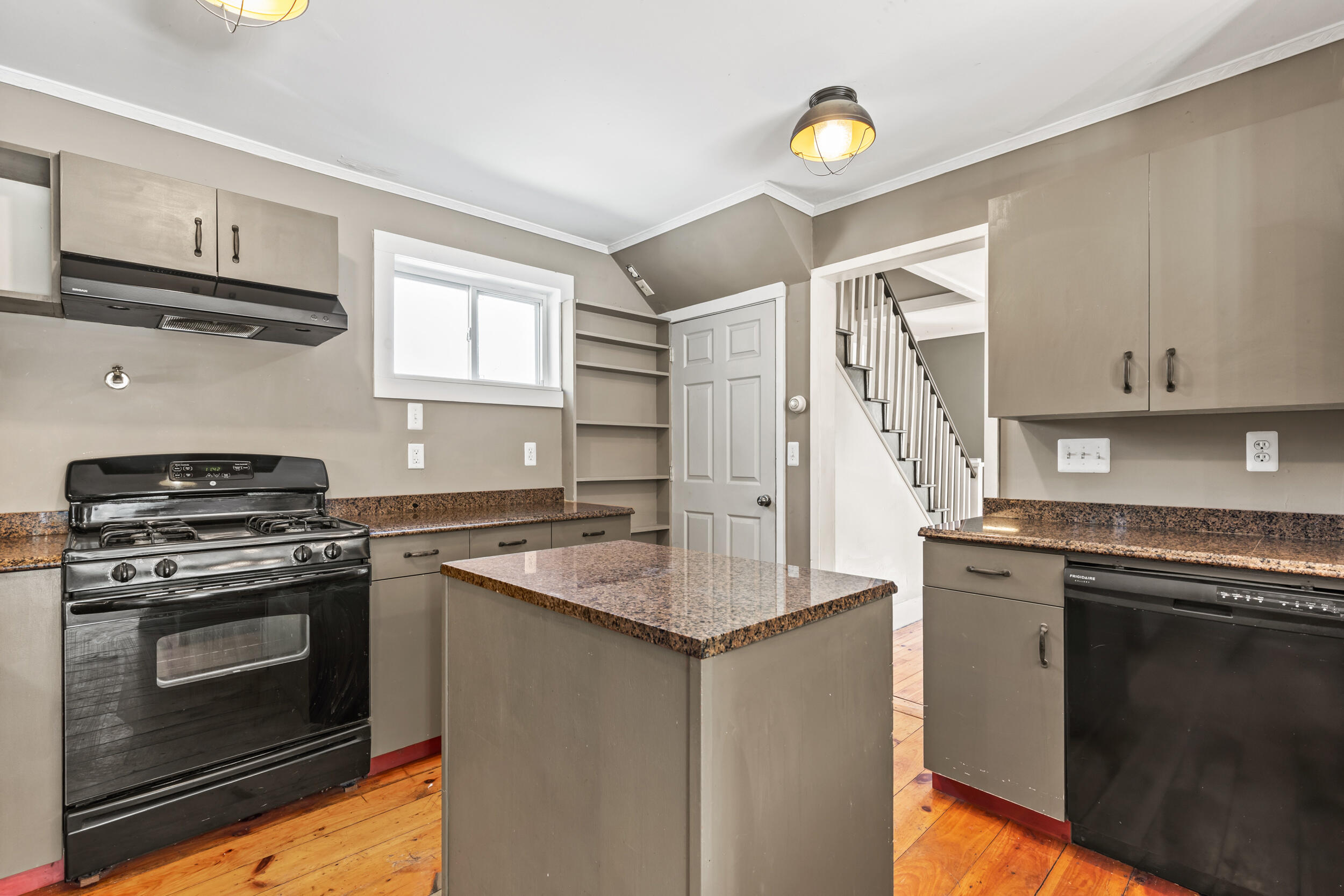 17 Deering Neighborhood Road Sanford, ME 04083 - Photo 14 of 37 17 deering neighborhood rdsanford-09