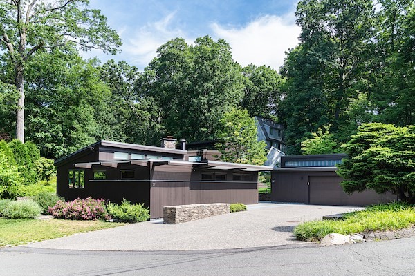 57 Newcomb Road Stoneham, MA 02180 - Photo 1 of 37 Gallery Image 1