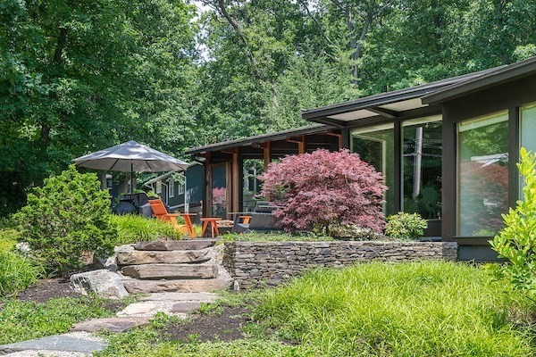 57 Newcomb Road Stoneham, MA 02180 - Photo 6 of 37 Gallery Image 6