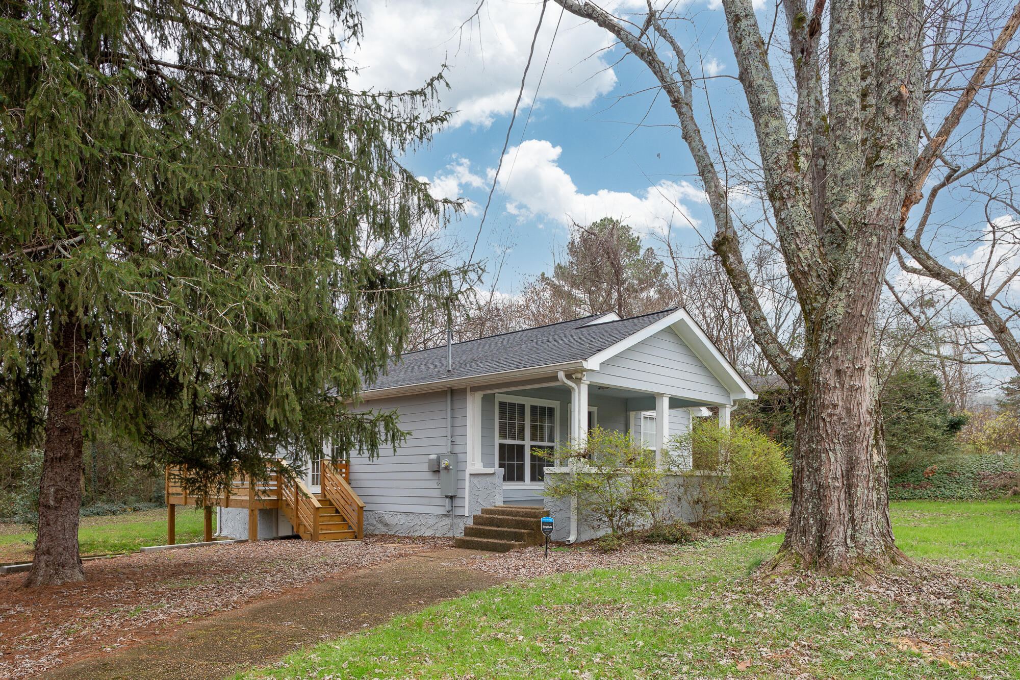 426 Hogan Road Rossville, GA 30741 - Photo 3 of 35 20221213_426Hogan__HoltWebb_0184-Edit