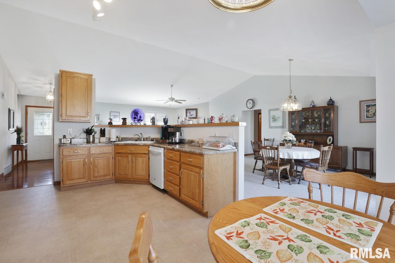 5405 Manhattan Drive Springfield, IL 62711 - Photo 12 of 33 Gallery Image 12