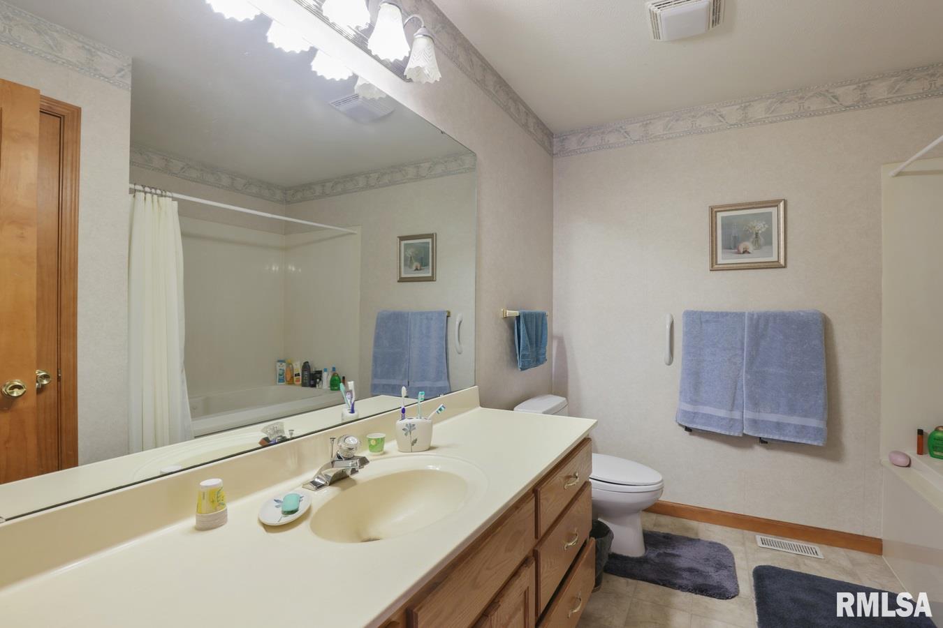 5405 Manhattan Drive Springfield, IL 62711 - Photo 16 of 33 Gallery Image 16
