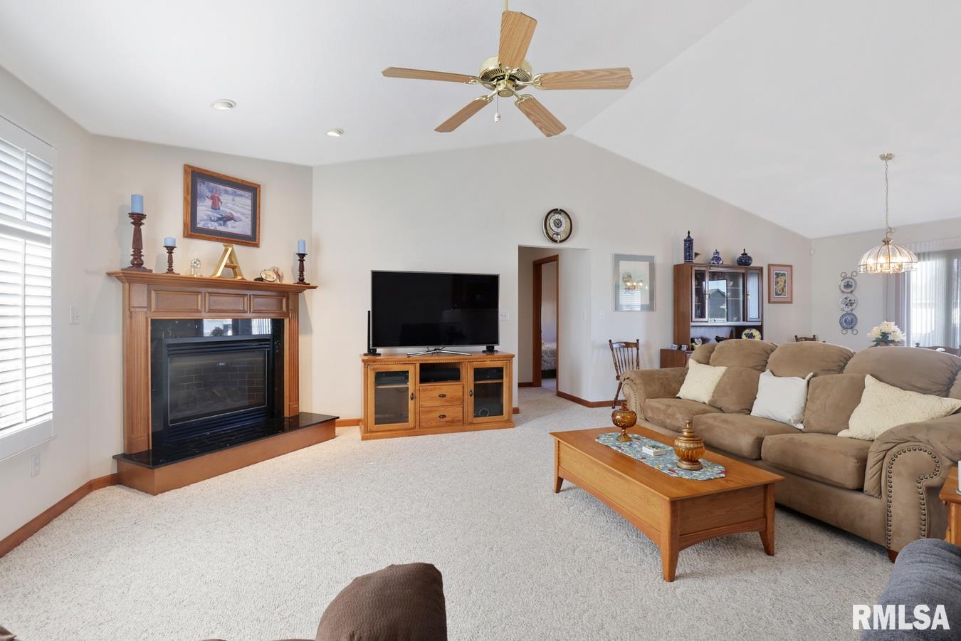 5405 Manhattan Drive Springfield, IL 62711 - Photo 4 of 33 Gallery Image 4