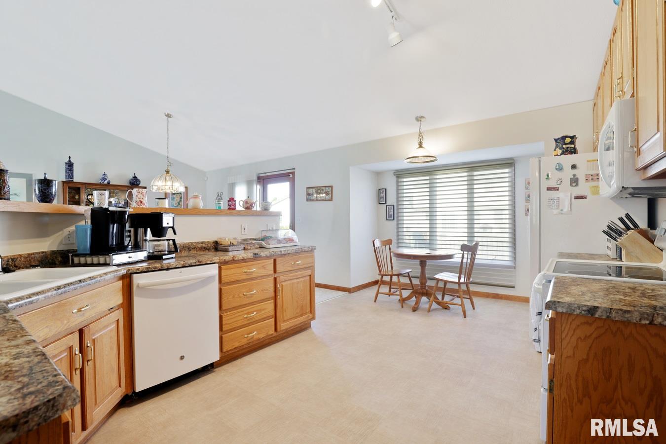 5405 Manhattan Drive Springfield, IL 62711 - Photo 10 of 33 Gallery Image 10