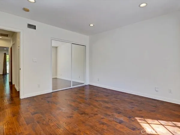 $7,500 | 5224 Woodlake Avenue, Woodland Hills, CA 91367