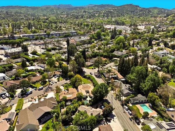 $7,500 | 5224 Woodlake Avenue, Woodland Hills, CA 91367