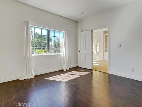 $7,500 | 5224 Woodlake Avenue, Woodland Hills, CA 91367