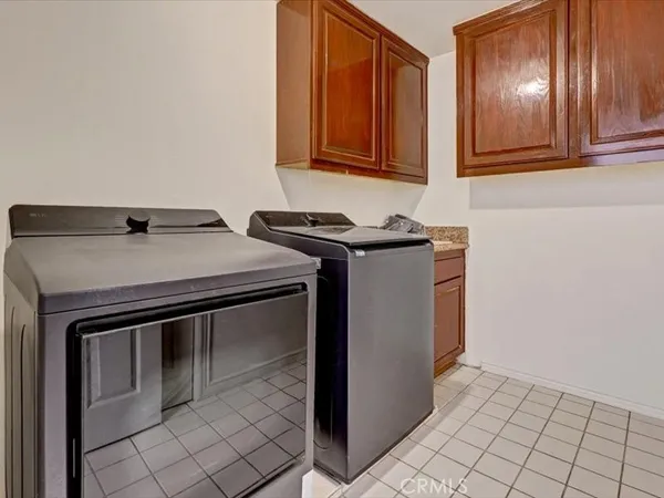 $7,500 | 5224 Woodlake Avenue, Woodland Hills, CA 91367