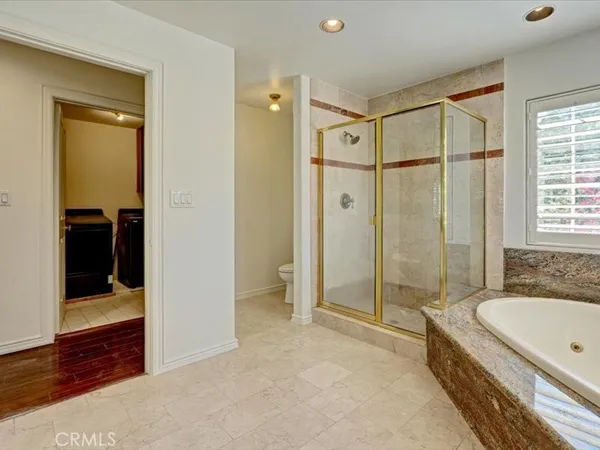 $7,500 | 5224 Woodlake Avenue, Woodland Hills, CA 91367