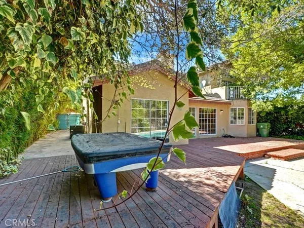 $7,500 | 5224 Woodlake Avenue, Woodland Hills, CA 91367