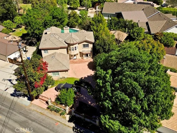 $7,500 | 5224 Woodlake Avenue, Woodland Hills, CA 91367