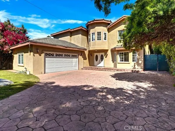 $7,500 | 5224 Woodlake Avenue, Woodland Hills, CA 91367
