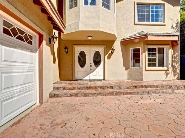 $7,500 | 5224 Woodlake Avenue, Woodland Hills, CA 91367