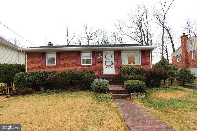 11804 Rocking Horse Road Rockville, MD 20852 - Photo 1 of 29 Exterior (Front)