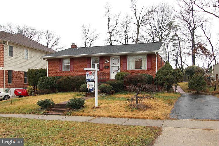 11804 Rocking Horse Road Rockville, MD 20852 - Photo 2 of 29 Exterior (Front)
