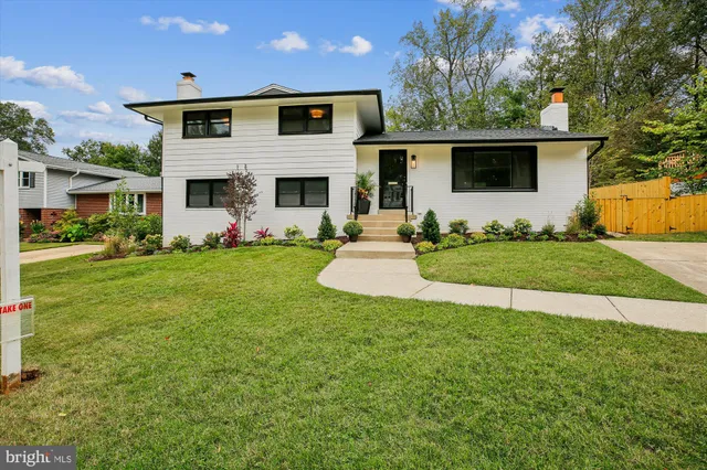 $1,250,000 | 6405 Hollins Drive, Bethesda, MD 20817