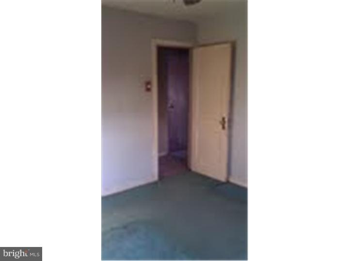 439 Glendale Road Upper Darby, PA 19082 - Photo 4 of 7