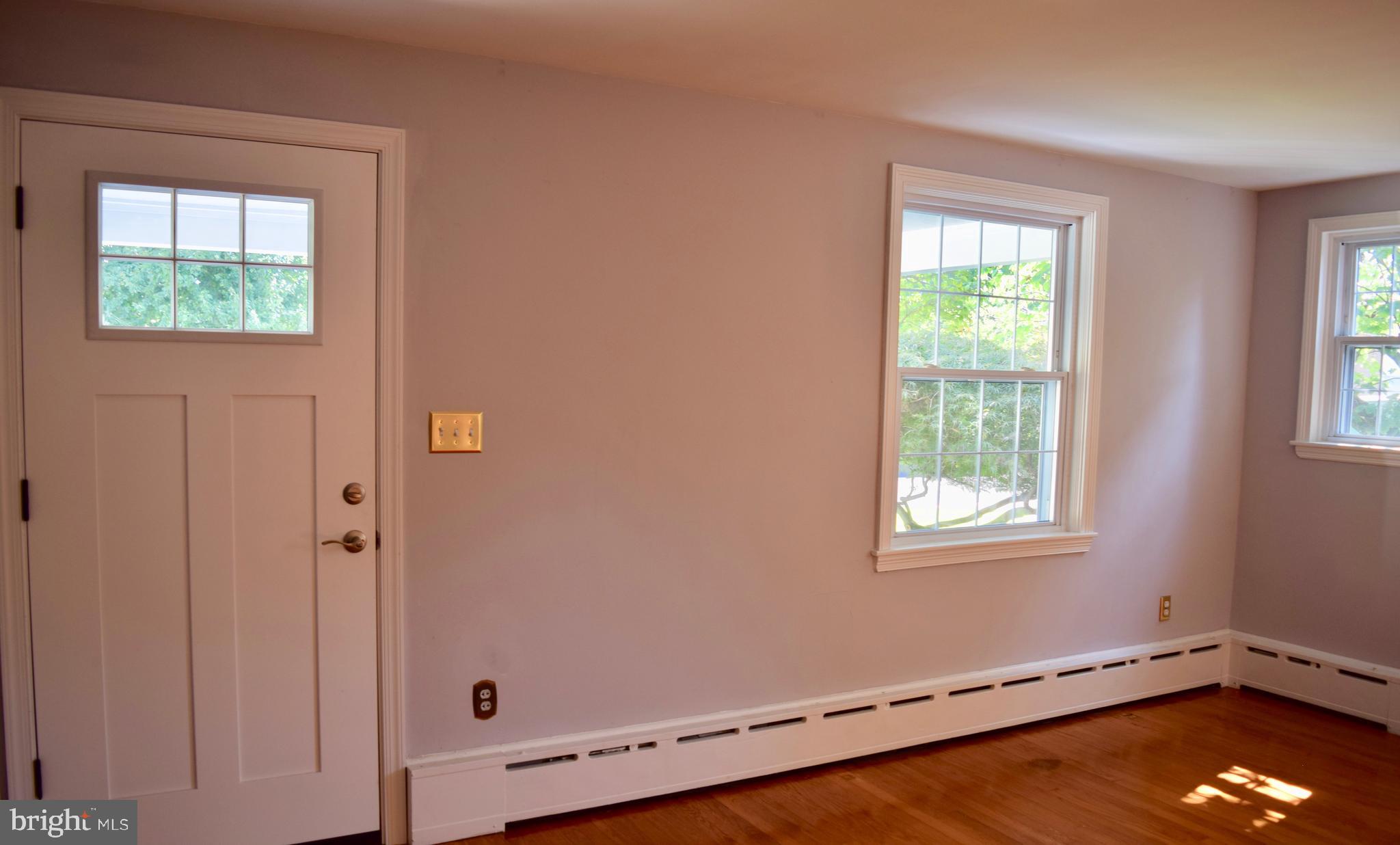 22 Rolling Road Claymont, DE 19703 - Photo 6 of 41 Brand new door