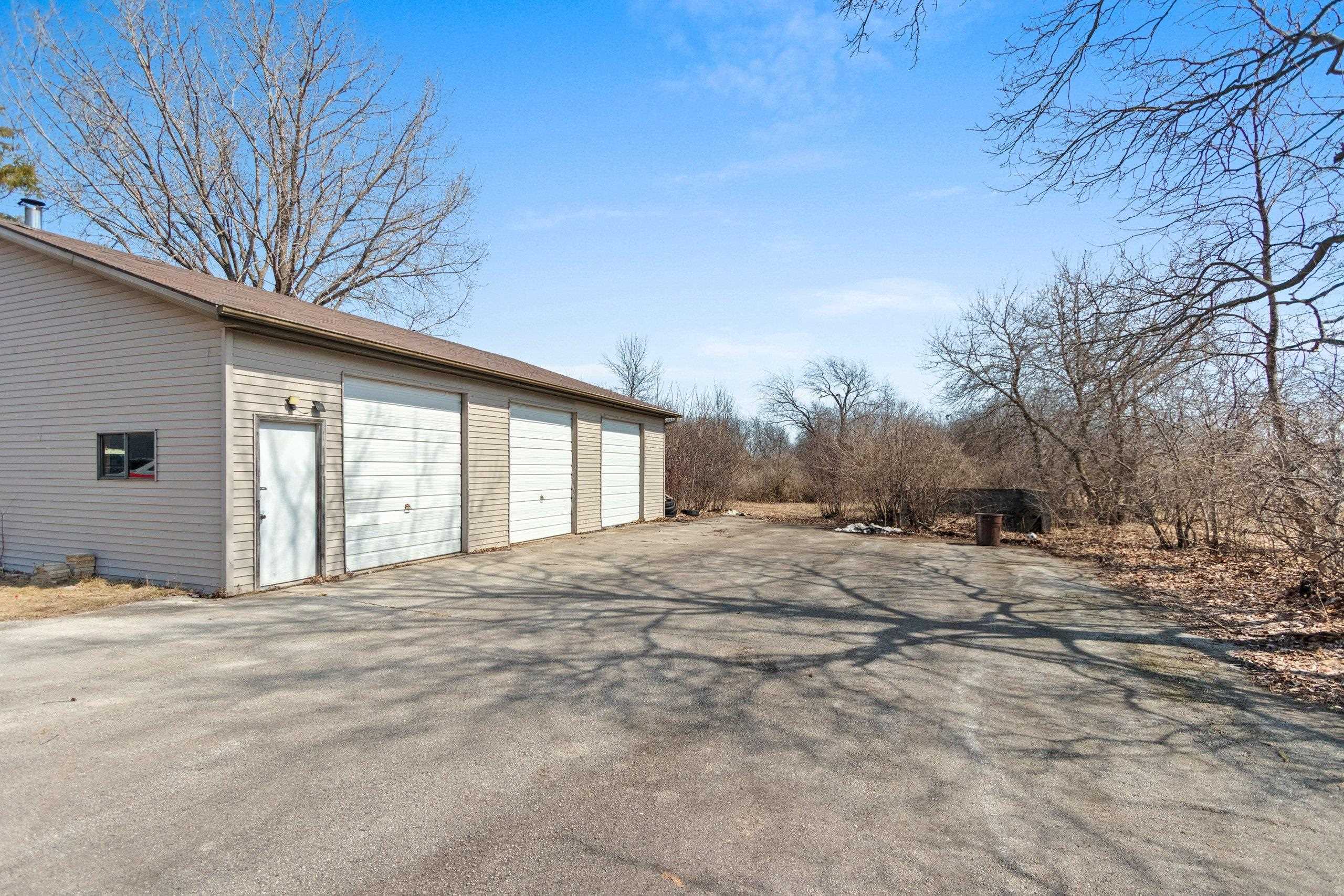 2646 Bay Settlement Road Green Bay, WI 54311 - Photo 4 of 73