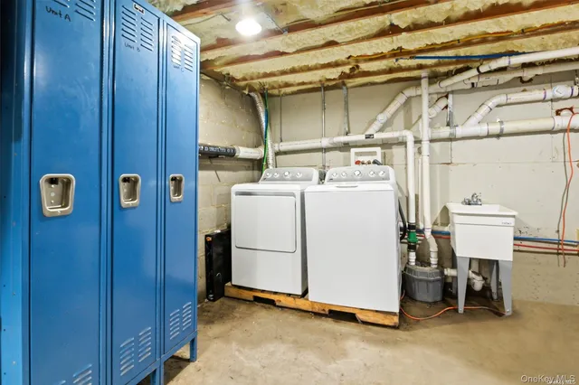 $1,900 | 25 Peters Lane, Unit A, Westhampton Beach, NY 11978