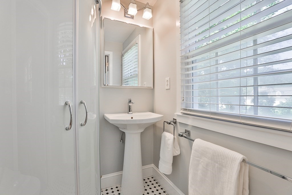 248 Lincoln Road Lincoln, MA 01773 - Photo 15 of 28