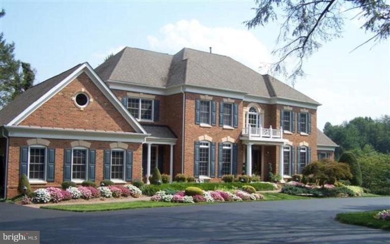 3011 Hunt Road Oakton, VA 22124 - Photo 1 of 30 Exterior (Main)