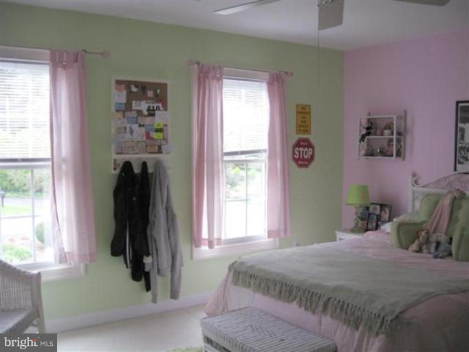 3011 Hunt Road Oakton, VA 22124 - Photo 6 of 30 Sunny Bedroom #4