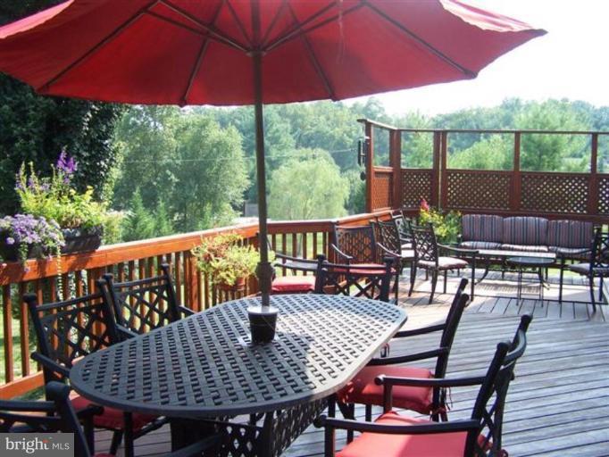 3011 Hunt Road Oakton, VA 22124 - Photo 8 of 30 Outdoor Entertainment Areas