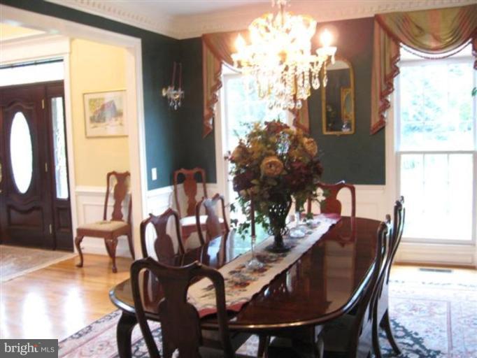 3011 Hunt Road Oakton, VA 22124 - Photo 9 of 30 Dining Room to Foyer view