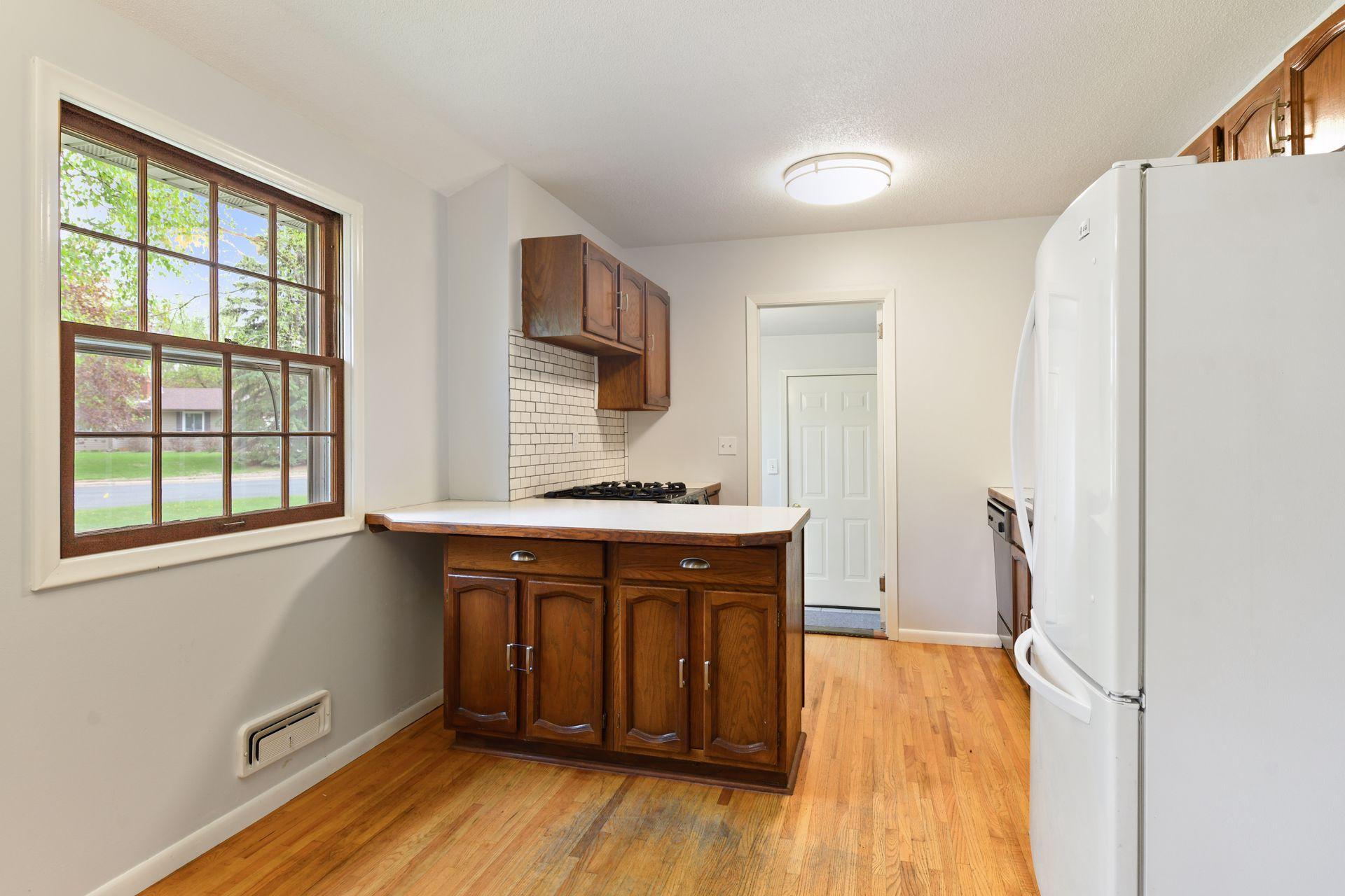 8332 Ewing Road Bloomington, MN 55431 - Photo 13 of 44